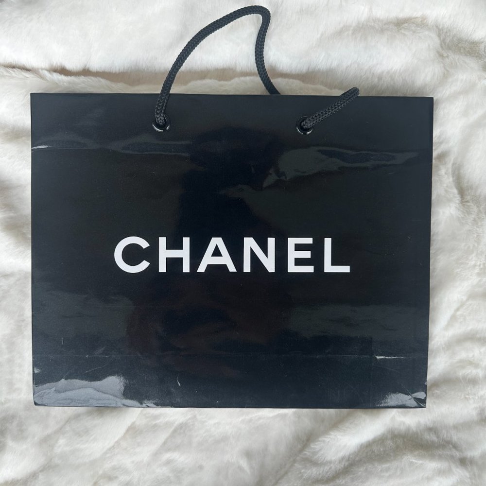 CHANEL Gift Bag
